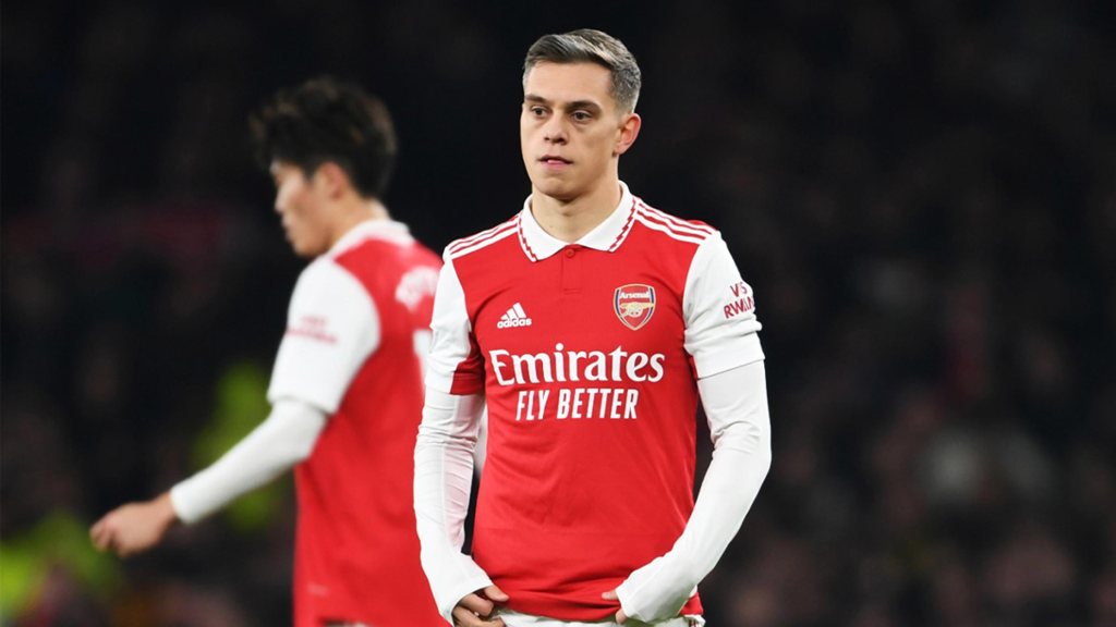 Trossard in Arsenals red and white home kit versus Manchester United